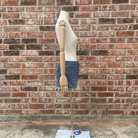 Universal Thread distressed blue jean shorts / size 2/26 / Excellent condition - Picture 12 of 16